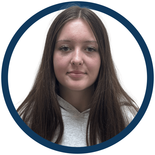 Hollie Stoner – Apprentice